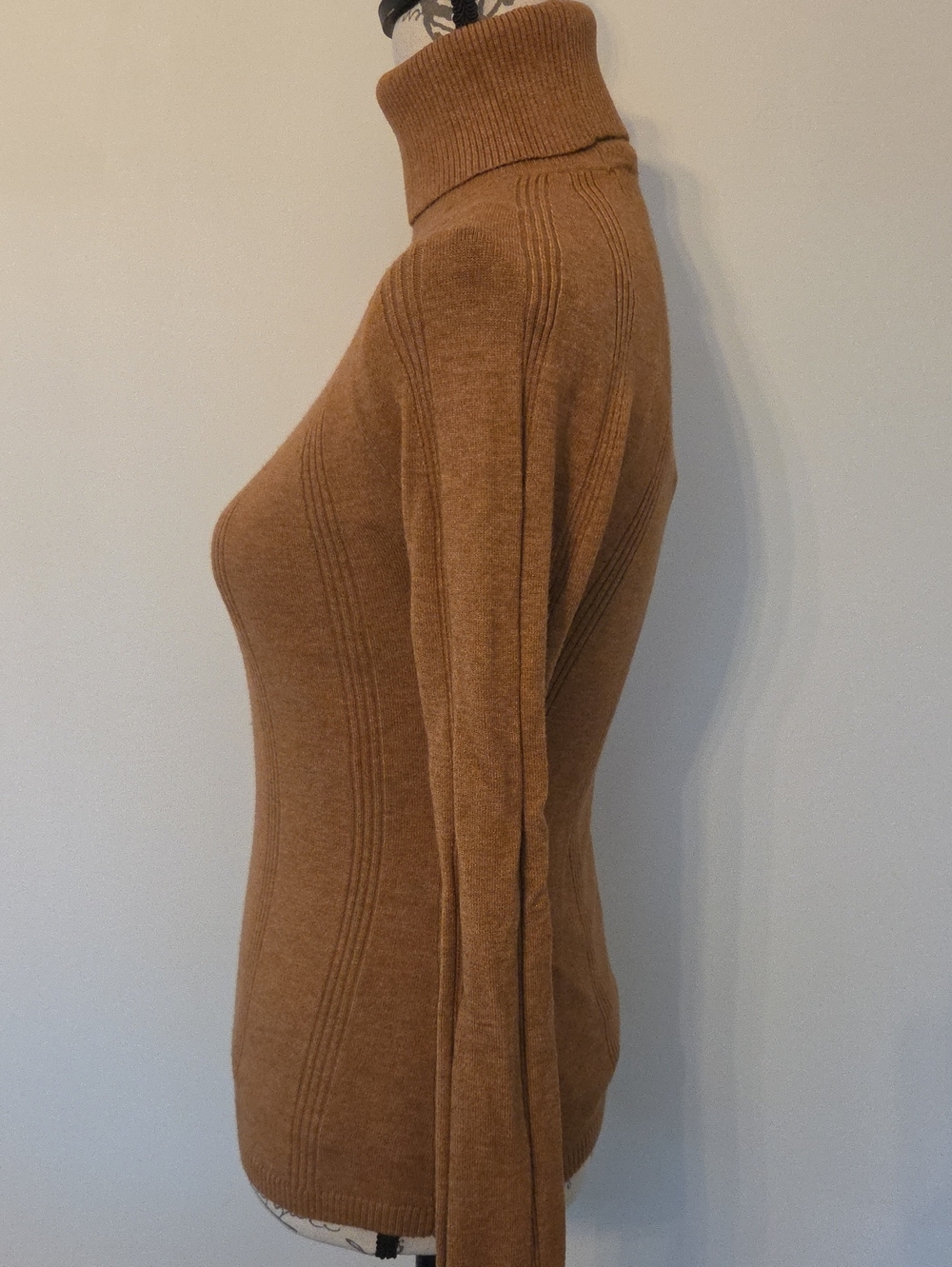 WHITE HOUSE BLACK MARKET RIBBED CAMEL TAN TURTLENECK PULLOVER XS - Picture 6 of 10